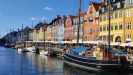 KOPENHAGEN - der Nyhavn existiert seit 1673, in den bunten Giebelhäusern ( 18. und 19. Jhdt.) gibt es Restaurants und Bierstuben